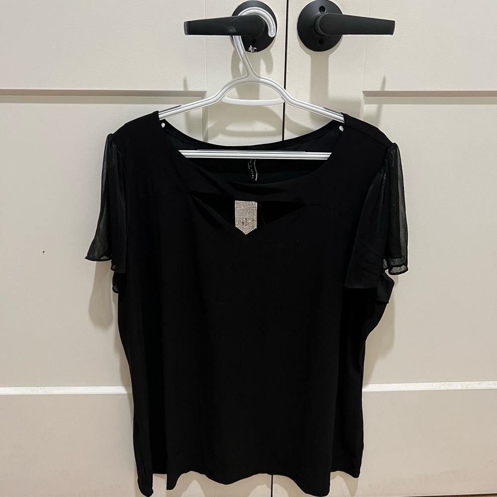 Zero 2 Eight woman’s blouse size 3X